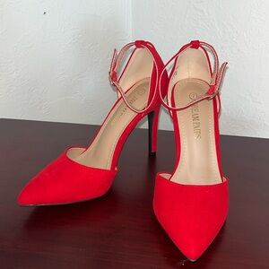 Brand New Never Worn Red Pumps! 👠